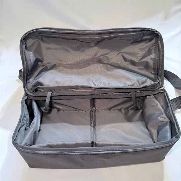 EUC Lo & Sons Catalina Deluxe Tote - Picture 4 of 5